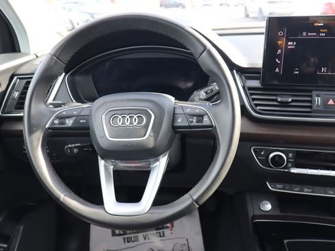 Used 2023 Audi Q5 e Premium w/ Convenience Package image 10