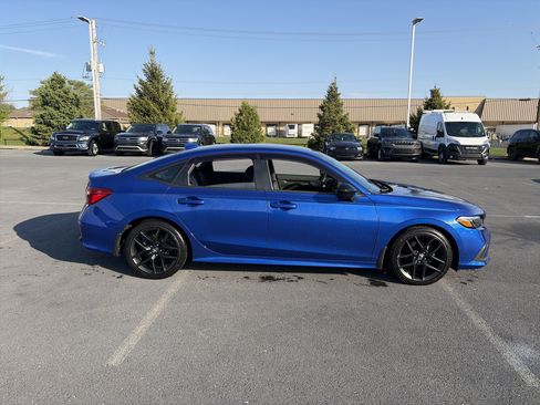 Used 2023 Honda Civic Sport image 4