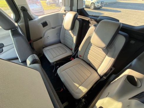 Used 2023 Ford Transit Connect Titanium FWD image 14