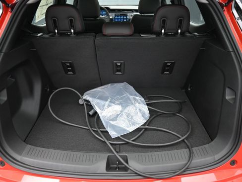 New 2027 Chevrolet Bolt RS w/ Technology Package FWD image 28