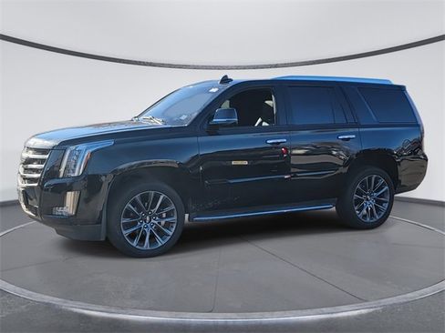Used 2019 Cadillac Escalade Luxury w/ Escalade Sport Edition image 2
