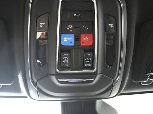 Used 2023 Jeep Grand Cherokee Altitude AWD/4WD image 35