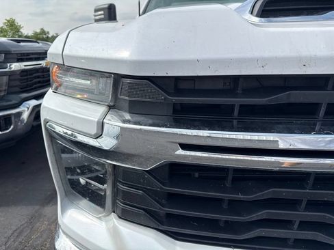 Used 2024 Chevrolet Silverado 2500 LT AWD/4WD image 10