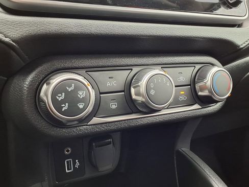 Used 2025 Nissan Versa S w/ Trunk Package image 9