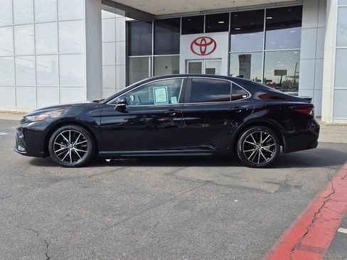 Used 2024 Toyota Camry SE FWD image 12