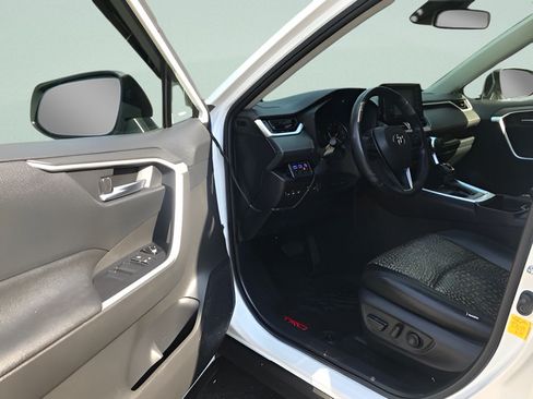 Used 2020 Toyota RAV4 XLE w/ Convenience Package AWD/4WD image 15