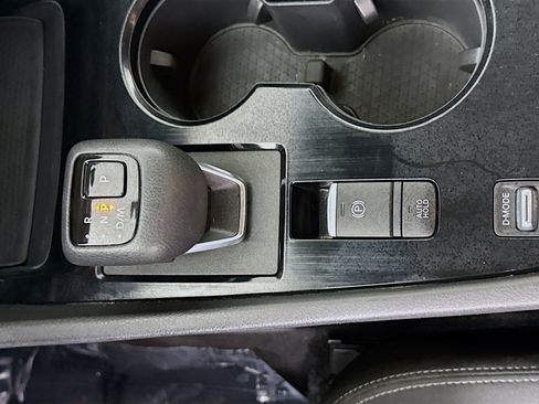 Used 2023 Nissan Rogue S FWD image 20