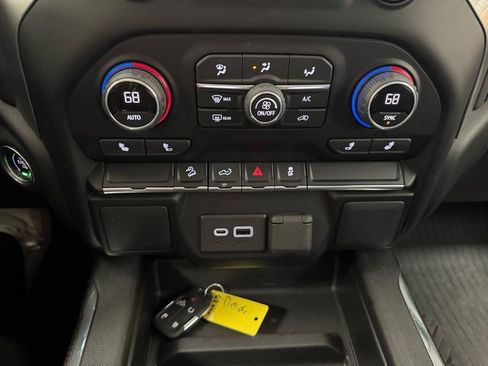 Used 2022 Chevrolet Silverado 1500 RST image 24