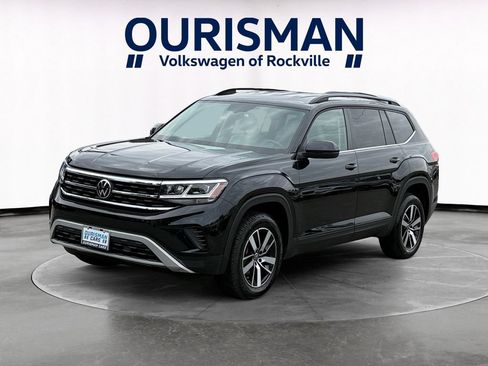 Used 2023 Volkswagen Atlas SE AWD/4WD image 2