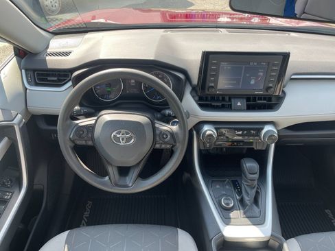 Used 2020 Toyota RAV4 XLE w/ All Weather Liner Package AWD/4WD image 16