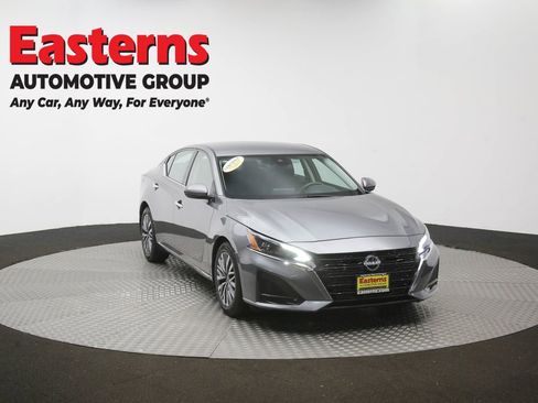 Used 2023 Nissan Altima 2.5 SV FWD image 49