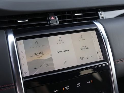 Used 2021 Land Rover Discovery Sport SE R-Dynamic image 18