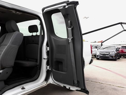 Used 2019 Nissan Frontier S image 43