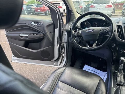Used 2017 Ford Escape Titanium w/ Equipment Group 301A AWD/4WD image 18