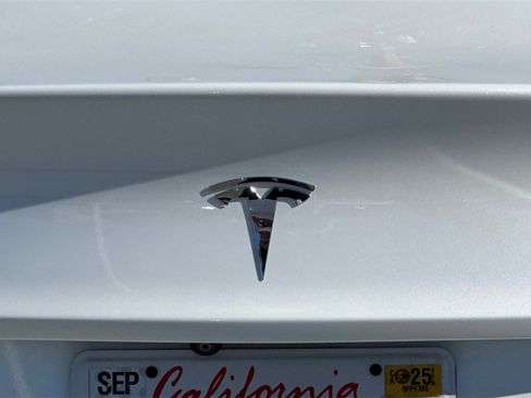 Used 2019 Tesla Model 3 Long Range image 26