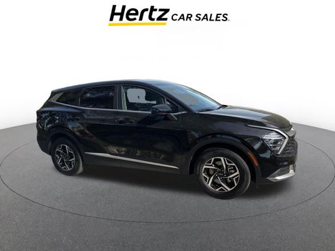 Used 2025 Kia Sportage LX image 1