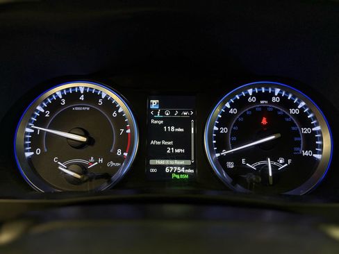 Used 2018 Toyota Highlander Limited w/ Protection Package #3 image 20