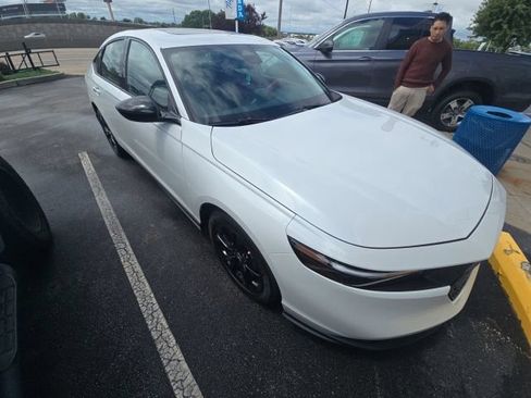 Used 2025 Honda Accord SE image 3