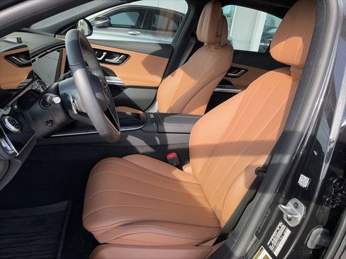 Used 2025 Mercedes-Benz E 350 Sedan image 8