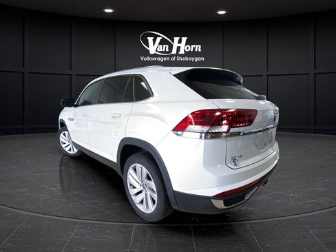 Used 2020 Volkswagen Atlas Cross Sport SE w/ Towing Package AWD/4WD image 5