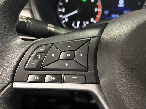 Used 2025 Nissan Altima 2.5 SV FWD image 22