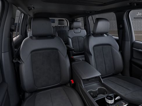 New 2026 Jeep Grand Cherokee L 4WD image 16