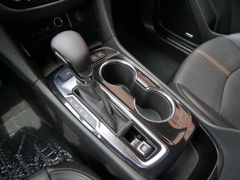 Used 2023 Chevrolet Equinox Premier image 21