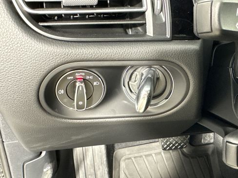 Certified 2026 Porsche Macan image 26