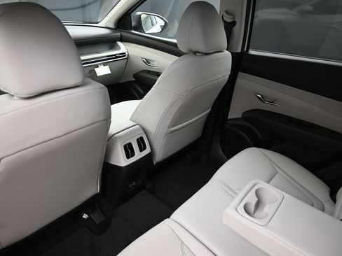 Certified 2025 Hyundai Tucson SEL AWD/4WD image 11