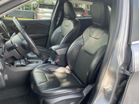 Used 2020 Jeep Cherokee Latitude Plus w/ Comfort/Convenience Group image 15