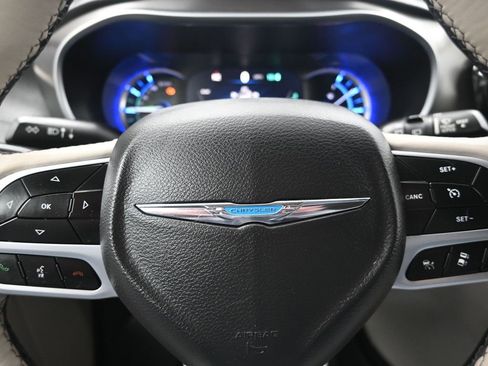 Used 2018 Chrysler Pacifica Limited w/ Advanced Safetytec Group image 16