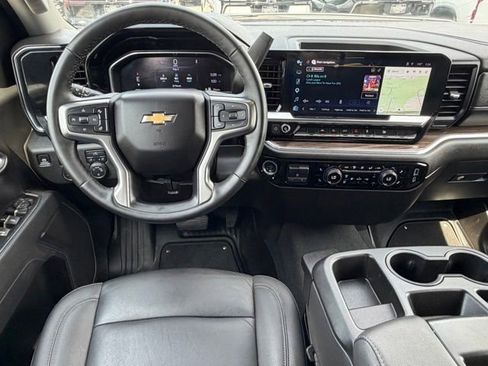 Used 2025 Chevrolet Silverado 1500 LT w/ Leather Package AWD/4WD image 18