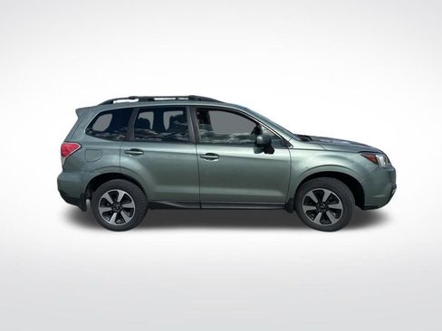 Used 2017 Subaru Forester 2.5i Premium AWD/4WD image 8