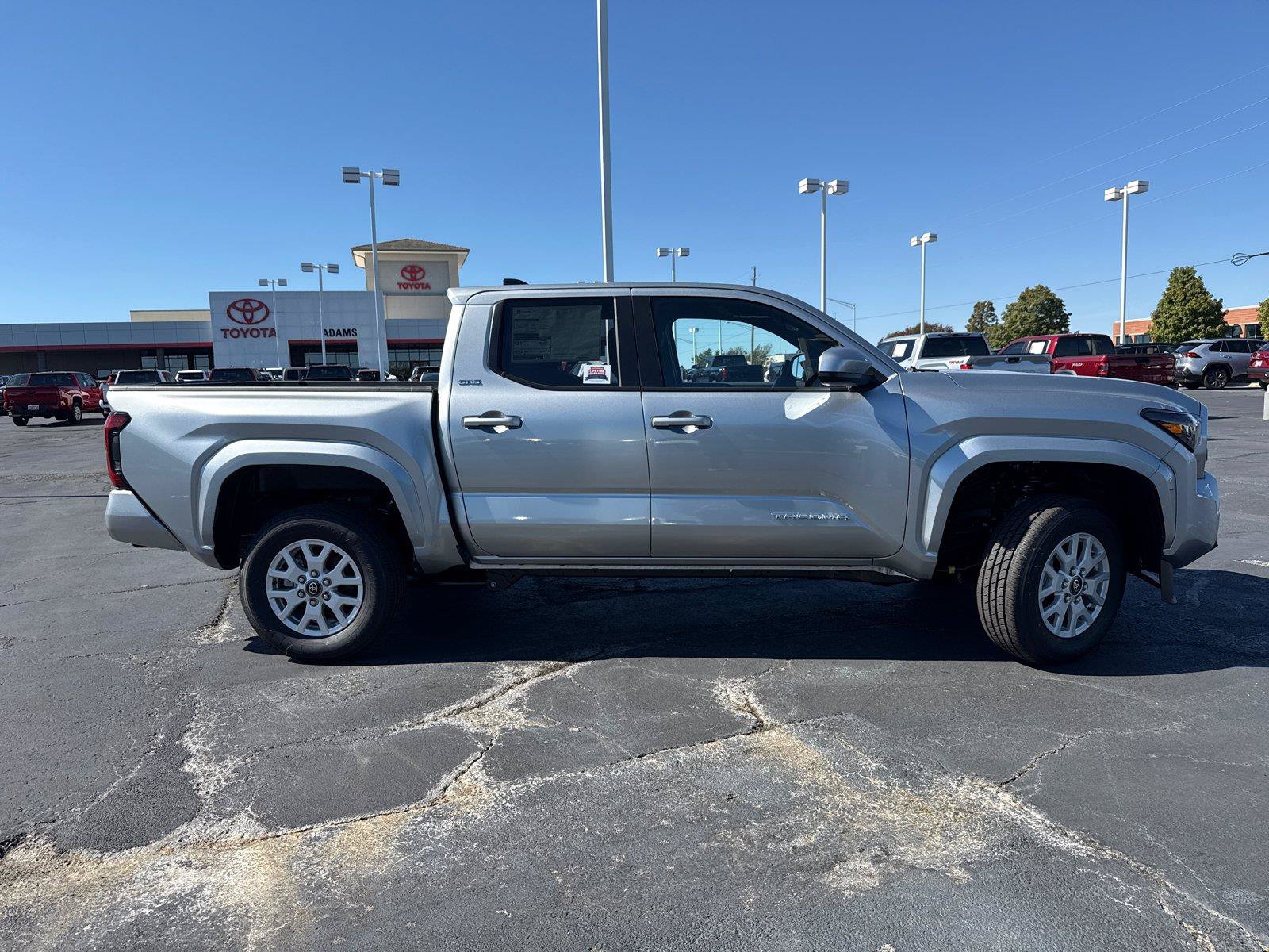 Used 2026 Toyota Tacoma SR5 AWD/4WD image 10