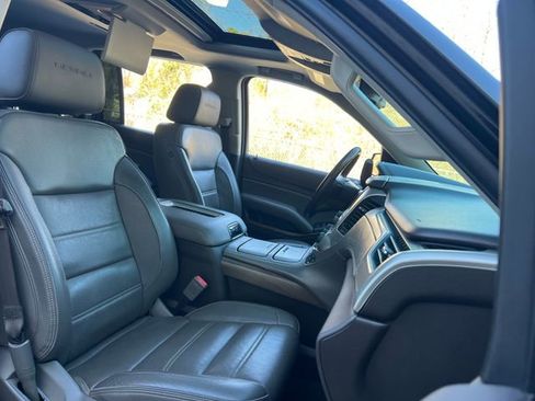 Used 2020 GMC Yukon XL Denali w/ Denali Premium Package image 36