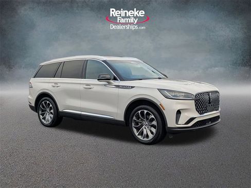Used 2025 Lincoln Aviator Reserve image 3