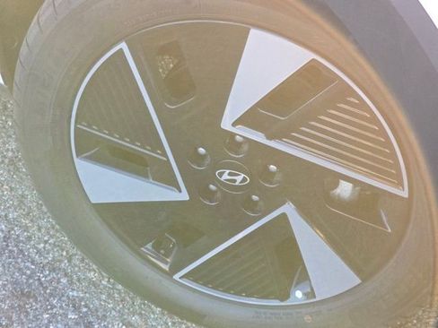 New 2025 Hyundai Ioniq 5 SEL image 18