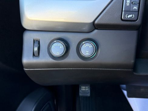 Used 2018 Chevrolet Tahoe LT image 16