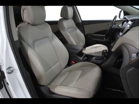Used 2019 Hyundai Santa Fe XL AWD/4WD image 18