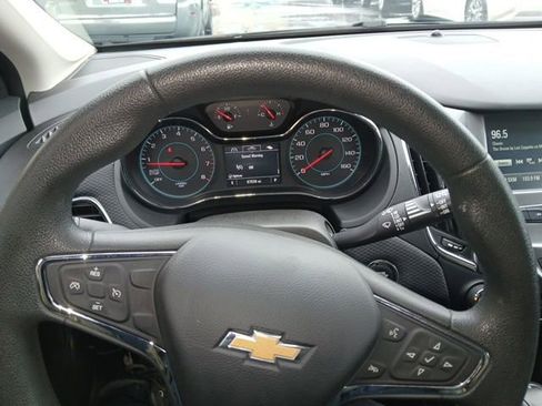 Used 2017 Chevrolet Cruze LT w/ Convenience Package image 19