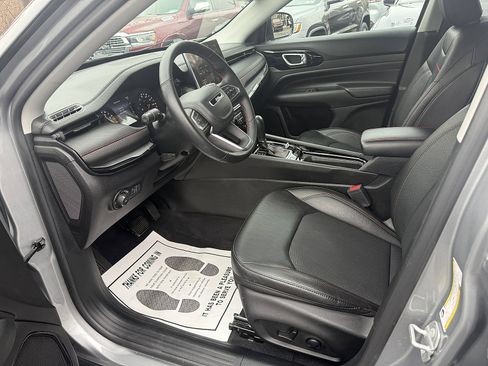 Used 2022 Jeep Compass Trailhawk w/ Trailhawk Convenience Group image 11