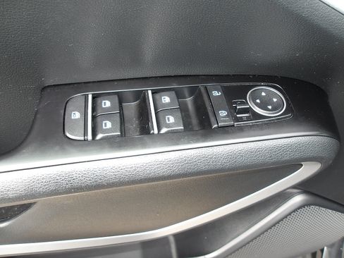 Used 2023 Kia Soul LX w/ Option Group 015 FWD image 14