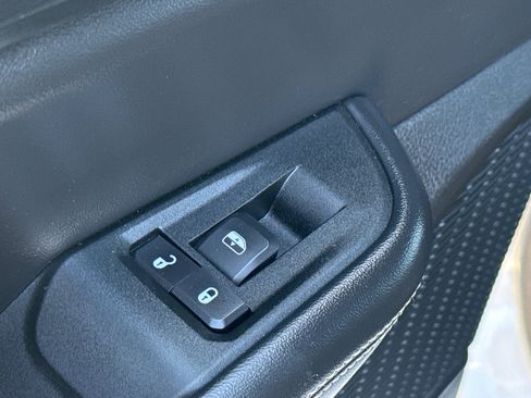 Used 2025 Jeep Grand Cherokee Altitude AWD/4WD image 29