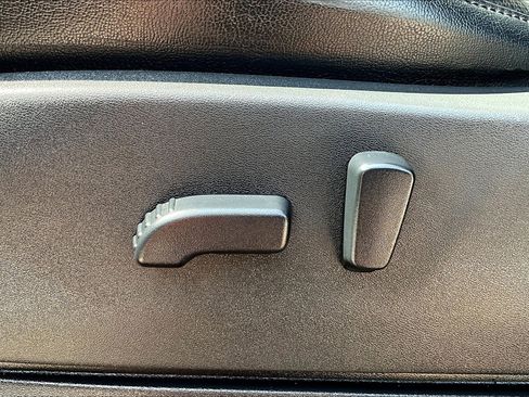 Used 2022 Nissan Frontier PRO-4X image 35