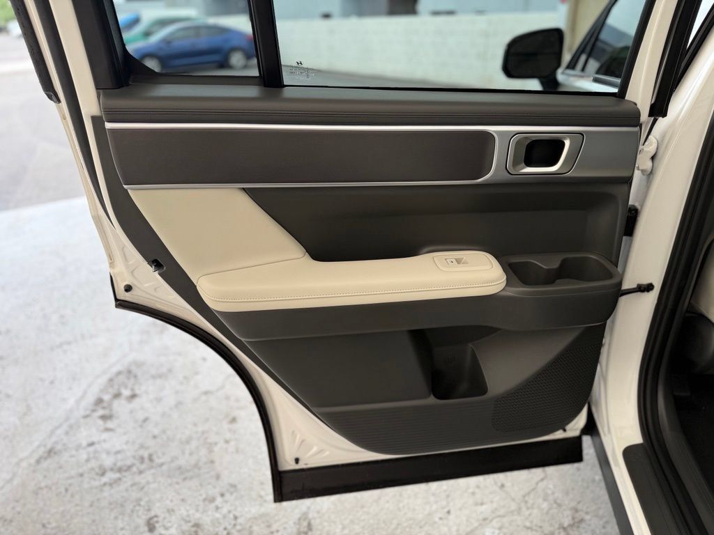 Used 2025 Hyundai Santa Fe SEL FWD image 26