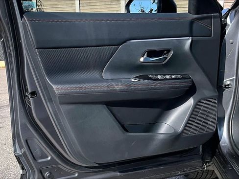 New 2026 Nissan Kicks SR w/ SR Premium Package FWD image 13