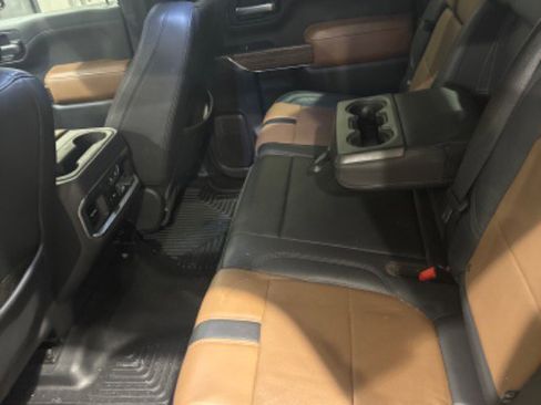 Used 2021 Chevrolet Silverado 1500 High Country w/ Technology Package image 11