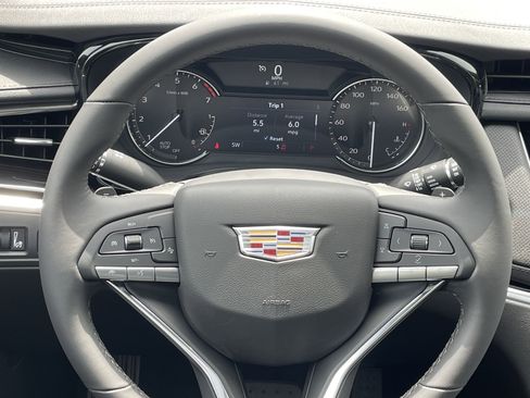 New 2025 Cadillac XT6 Luxury image 21
