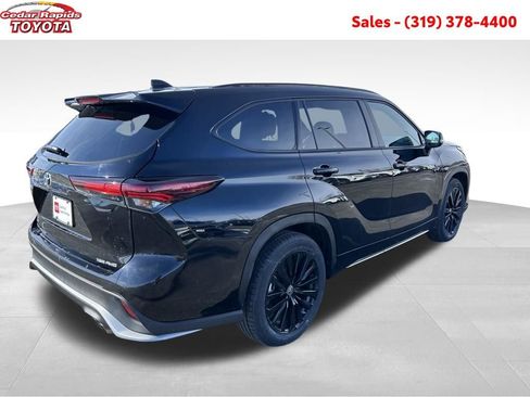 Certified 2024 Toyota Highlander XSE image 6