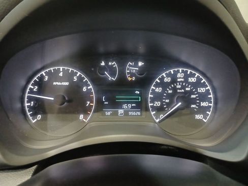 Used 2015 Nissan Sentra S image 10